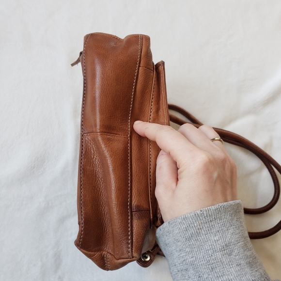 Fossil Leather Shoulder Bag - Picture 7 of 10
